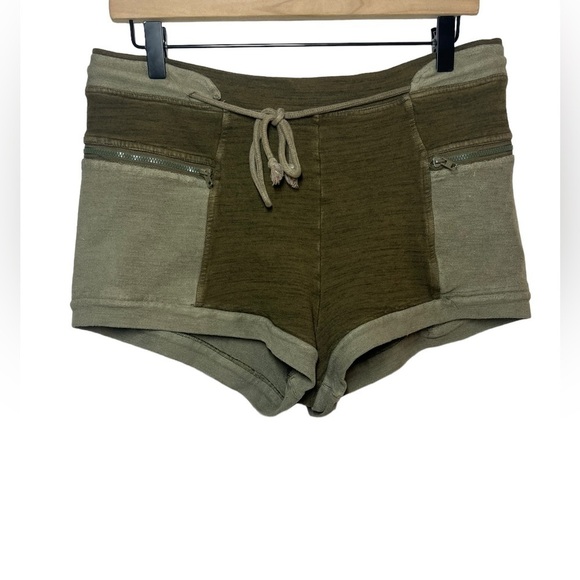 Free People Cheeky Yoga Shorts Size Large - Picture 2 of 6